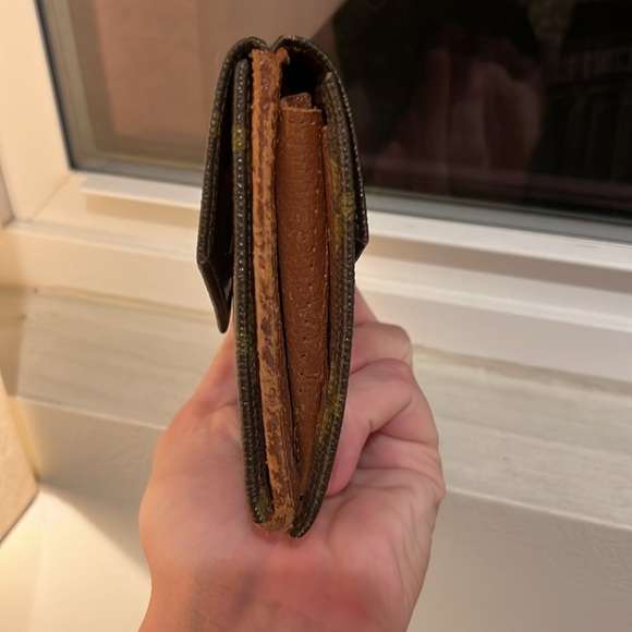 Louis Vuitton Wallet with wear - Picture 6 of 6